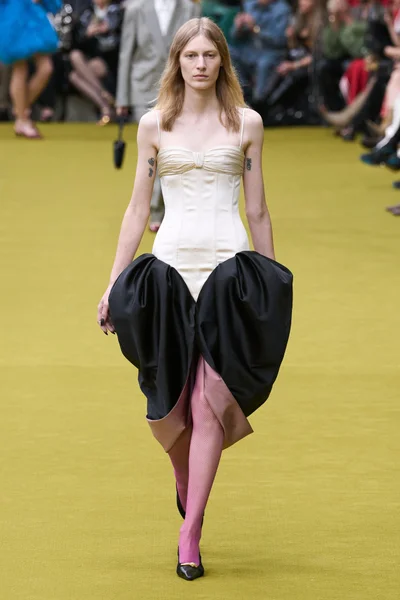 Look 7